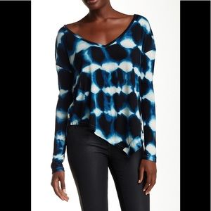 💥ELIZABETH & James tiedye v-neck asymmetrical top